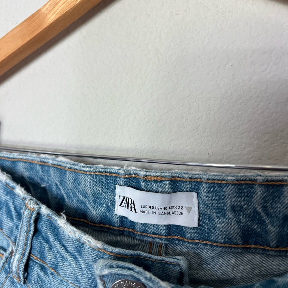 Zara High Rise Mom Fit Ankle Denim Jeans - Picture 4 of 13